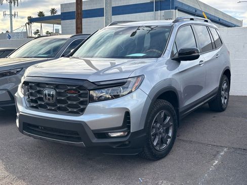 Used 2024 Honda Passport TrailSport image 2