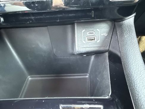 Used 2022 Jeep Compass Limited image 27