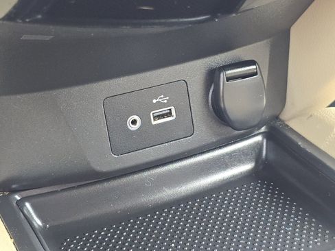 Used 2018 Nissan Rogue SV FWD image 12