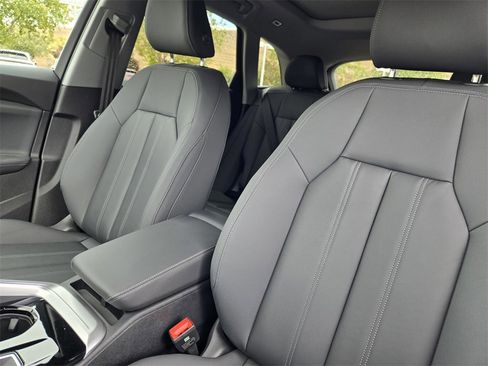 Used 2025 Audi Q5 Premium Plus w/ Premium Plus image 20