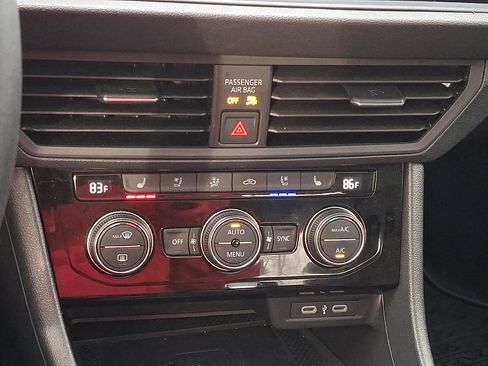 Used 2024 Volkswagen Jetta SEL image 19