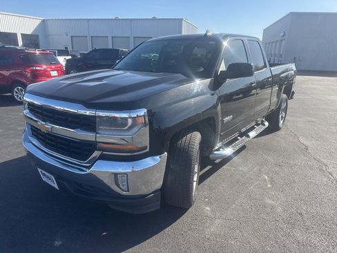 Used 2019 Chevrolet Silverado 1500 LT w/ Texas Edition image 8