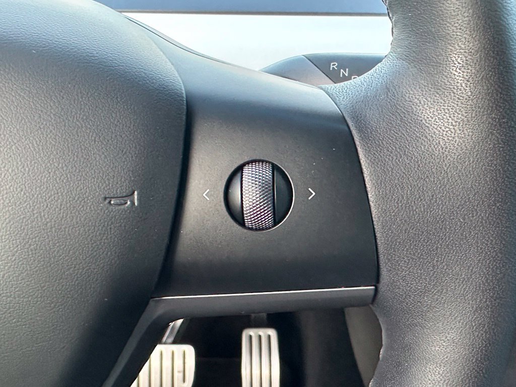 Used 2023 Tesla Model Y Performance AWD/4WD image 26
