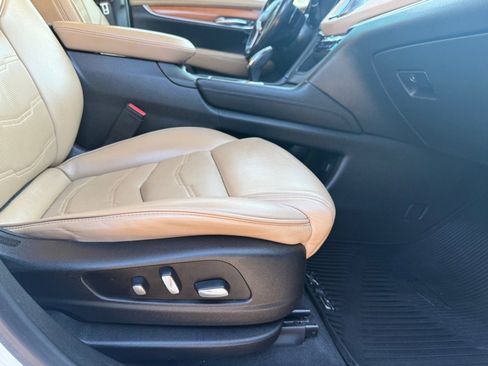 Used 2018 Cadillac XT5 Platinum image 27