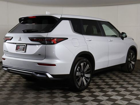 New 2026 Mitsubishi Outlander SE AWD/4WD image 12