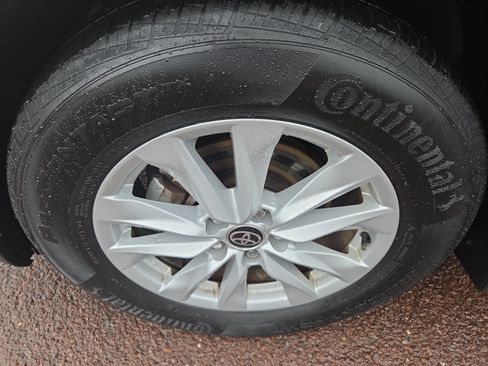 Certified 2023 Toyota Corolla Cross LE AWD/4WD image 12