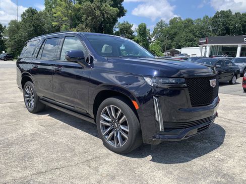 Used 2021 Cadillac Escalade Sport Platinum image 1