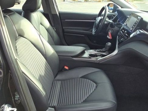 Used 2024 Toyota Camry SE image 26