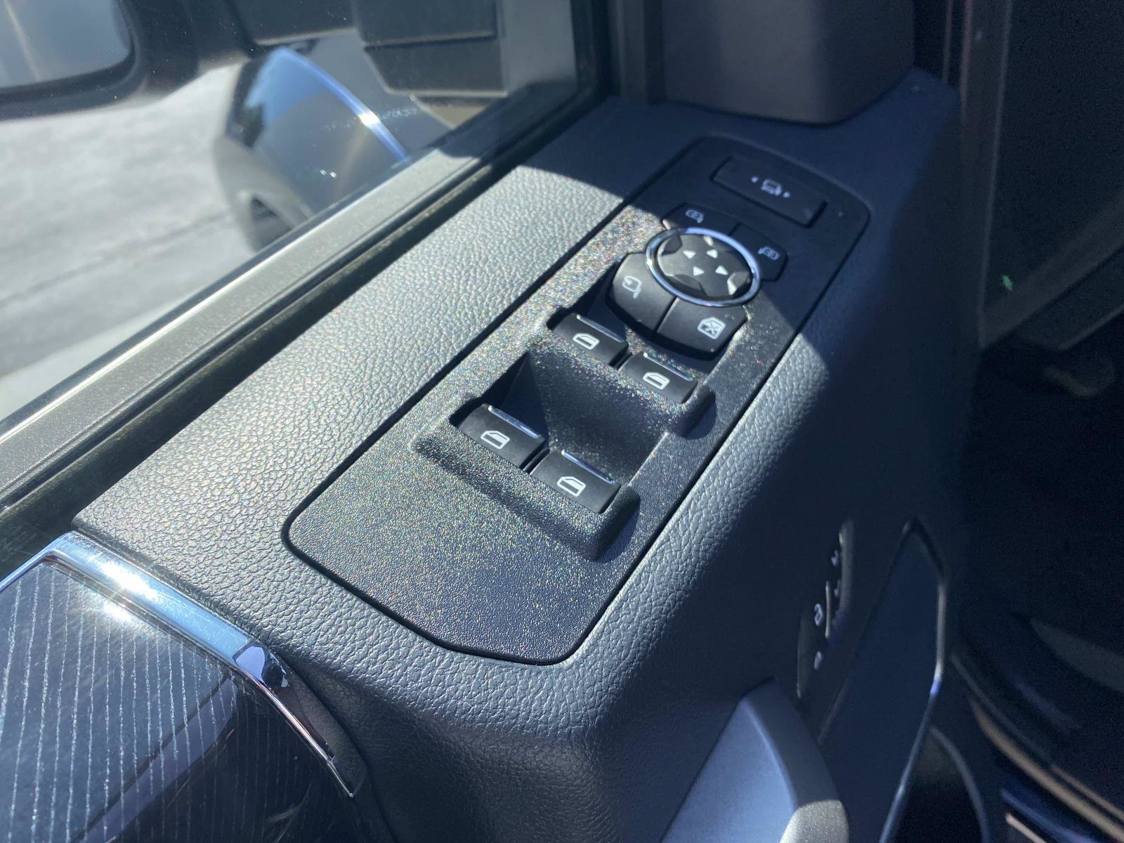 Used 2022 Ford F450 Platinum w/ FX4 Off-Road Package AWD/4WD image 17
