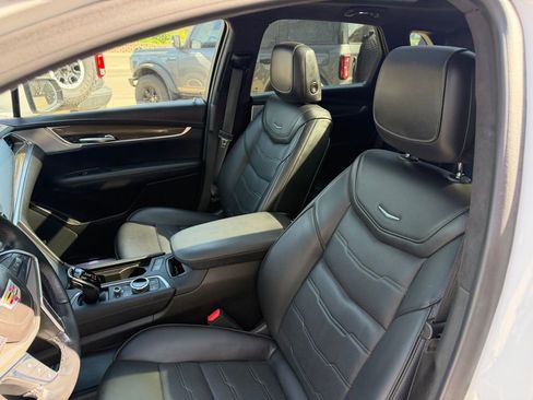 Used 2022 Cadillac XT5 Premium Luxury w/ Platinum Package AWD/4WD image 14