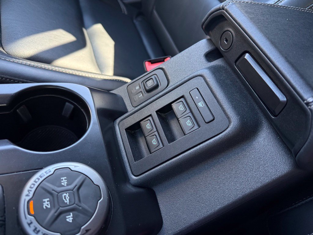 Used 2025 Ford Bronco Outer Banks AWD/4WD image 16