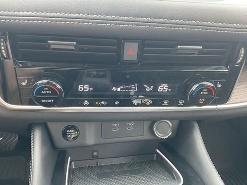 Certified 2024 Nissan Rogue Platinum AWD/4WD image 16