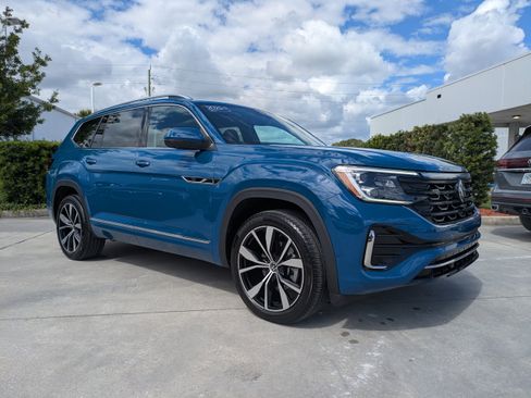 Used 2025 Volkswagen Atlas SEL Premium R-Line AWD/4WD image 2