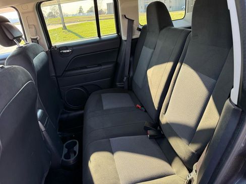 Used 2017 Jeep Patriot Sport w/ Power Value Group AWD/4WD image 14