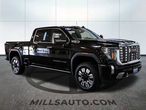 Used 2025 GMC Sierra 3500 Denali w/ Denali Reserve Package AWD/4WD image 10