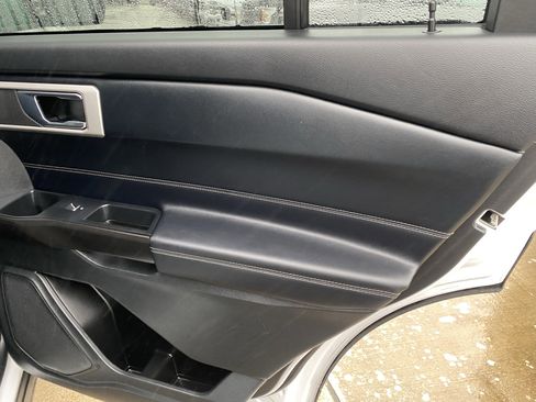 Used 2020 Ford Explorer XLT w/ Equipment Group 202A image 19