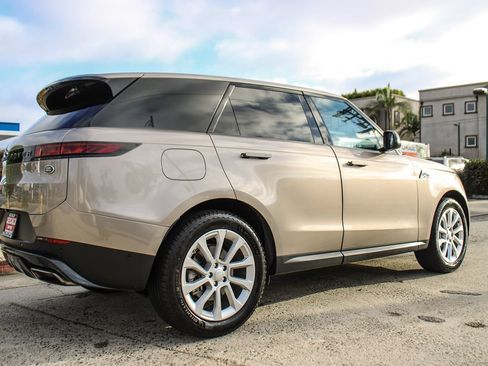 Used 2023 Land Rover Range Rover Sport SE AWD/4WD image 6