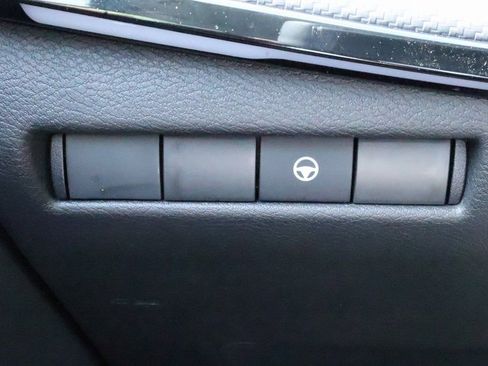 New 2025 Nissan Kicks SR image 15