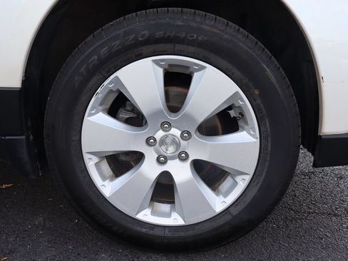 Used 2010 Subaru Outback 2.5i Premium AWD/4WD image 44