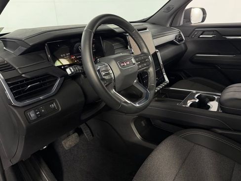 Used 2025 GMC Acadia Elevation image 21