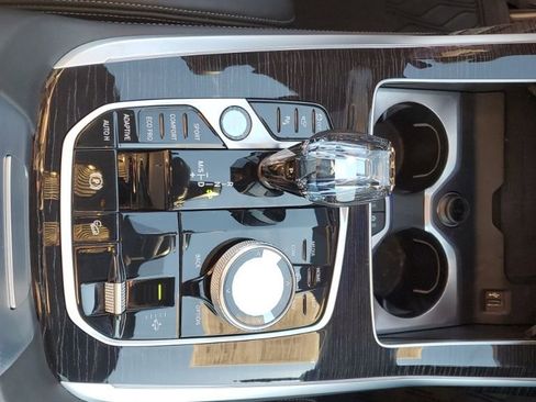 Used 2022 BMW X7 xDrive40i w/ M Sport Package image 40