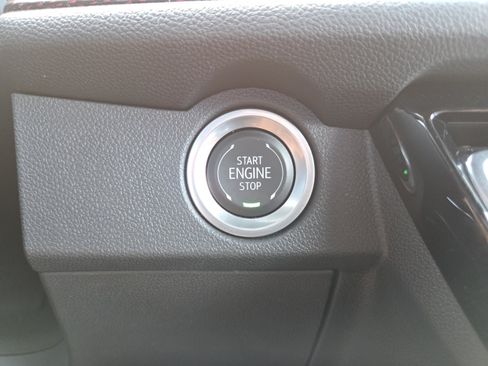 Used 2024 Chevrolet Traverse Z71 w/ Enhanced Driving Package AWD/4WD image 14