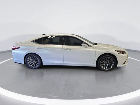 Used 2024 Lexus ES 350 Ultra Luxury w/ Accessory Package (Z2) FWD image 2