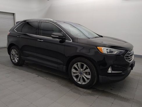 Used 2019 Ford Edge Titanium image 11