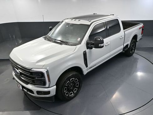Used 2025 Ford F250 Platinum w/ FX4 Off-Road Package image 64