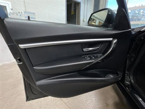 Used 2018 BMW 330i Sedan image 9