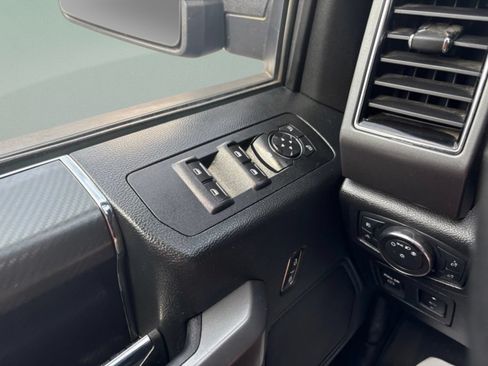Used 2018 Ford F150 XLT w/ Equipment Group 302A Luxury AWD/4WD image 16