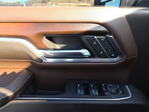 Used 2024 GMC Sierra 2500 Denali w/ Denali Reserve Package image 15