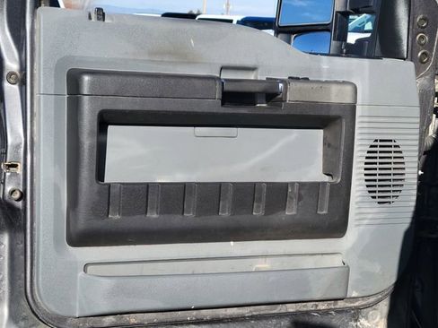 Used 2012 Ford F350 XLT w/ XLT Interior Pkg image 7