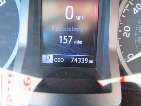 Used 2020 Toyota Tacoma TRD Sport image 28