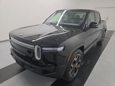 Used 2025 Rivian R1T Premium AWD/4WD image 1