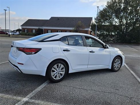 Used 2025 Nissan Sentra S image 12