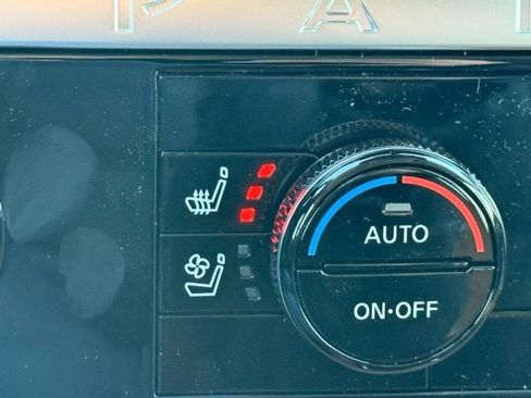 New 2026 Nissan Pathfinder Platinum image 34