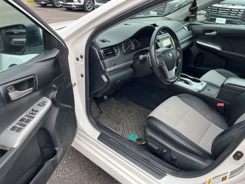 Used 2013 Toyota Camry SE FWD image 8