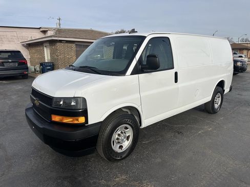 Used 2020 Chevrolet Express 2500 w/ Enhanced Convenience Package image 2