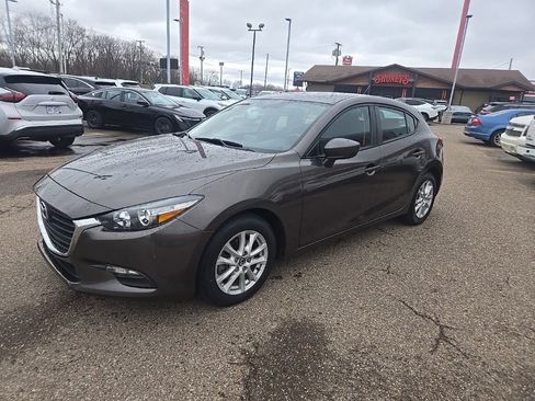 Used 2017 MAZDA MAZDA3 Sport image 3