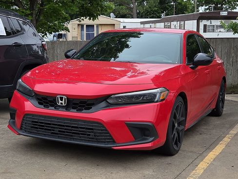 Used 2023 Honda Civic Sport image 2