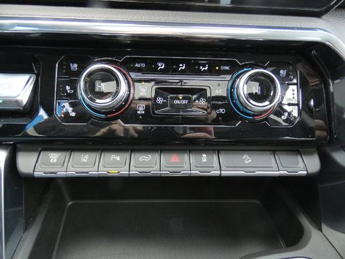 Certified 2025 GMC Sierra 2500 Denali w/ Denali Reserve Package image 24