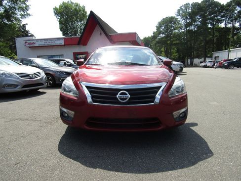 Used 2013 Nissan Altima 2.5 SV w/ 2.5SV Convenience Pkg FWD image 3