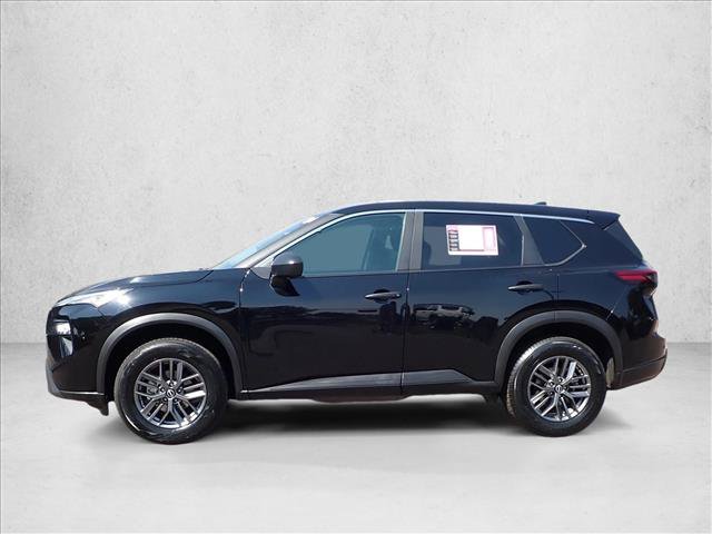 Used 2024 Nissan Rogue S AWD/4WD image 2