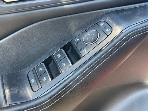 Used 2023 Nissan Rogue SL w/ SL Premium Package FWD image 16