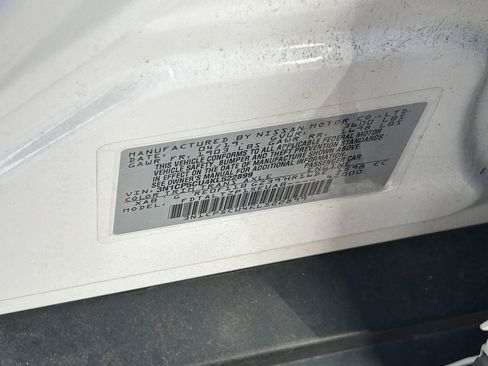 Used 2019 Nissan Kicks SR FWD image 12