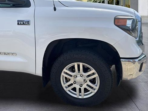 Used 2019 Toyota Tundra SR5 w/ SR5 Upgrade Package AWD/4WD image 5