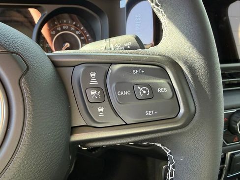 New 2025 Jeep Gladiator Rubicon w/ Convenience Group image 15