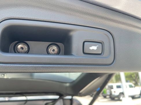 Used 2020 Honda Pilot Touring image 15