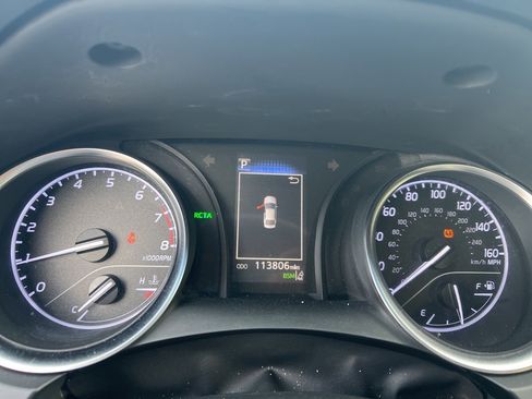 Used 2018 Toyota Camry LE image 10